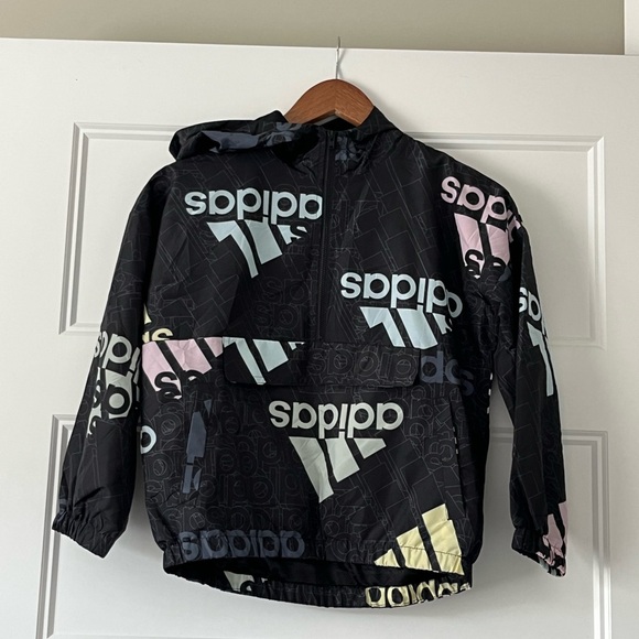 KIDS' WINDBREAKER POPOVER PULLOVER IN BLACK MULTI 7/8 - Picture 2 of 9